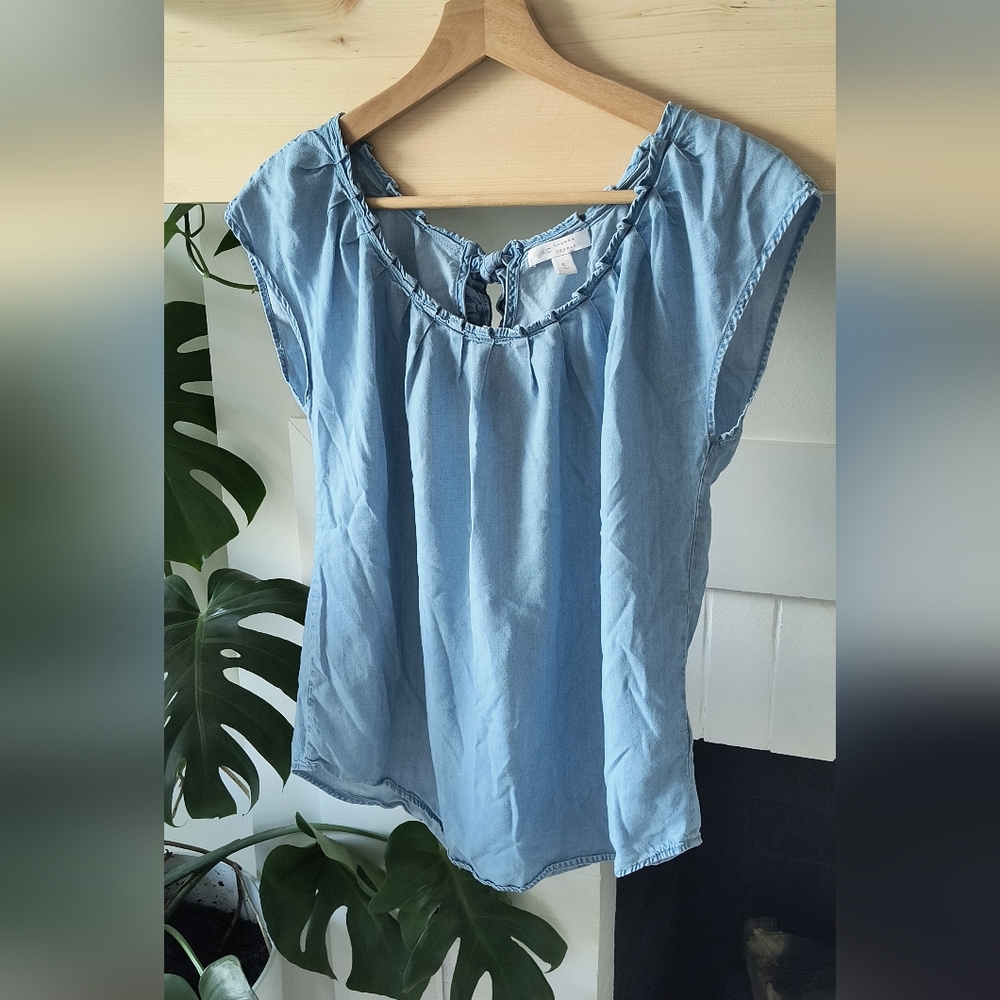 Women's chambray top